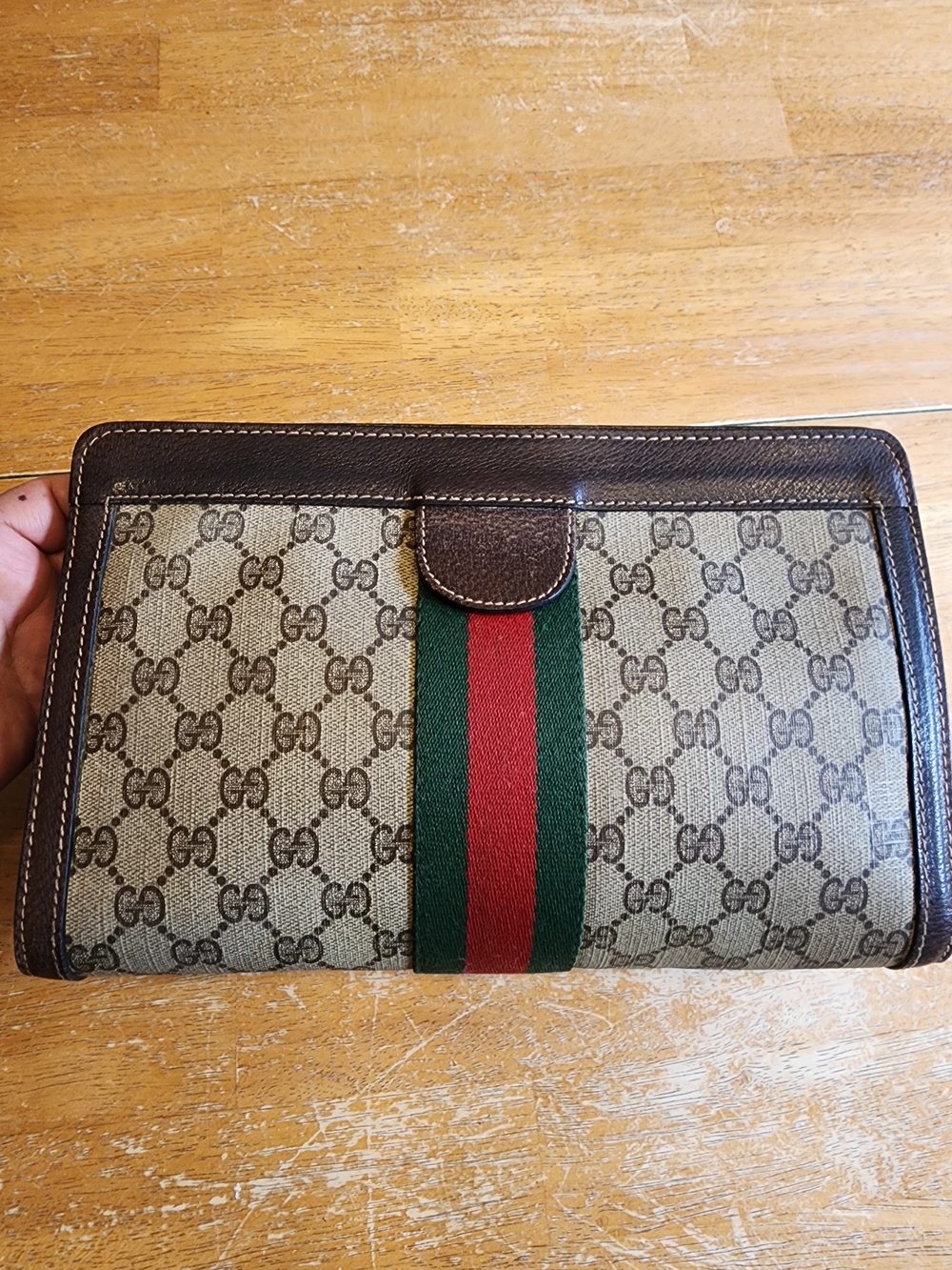 vintage Gucci GG Supreme canvas clutch  the iconic red and green Sherry Line
